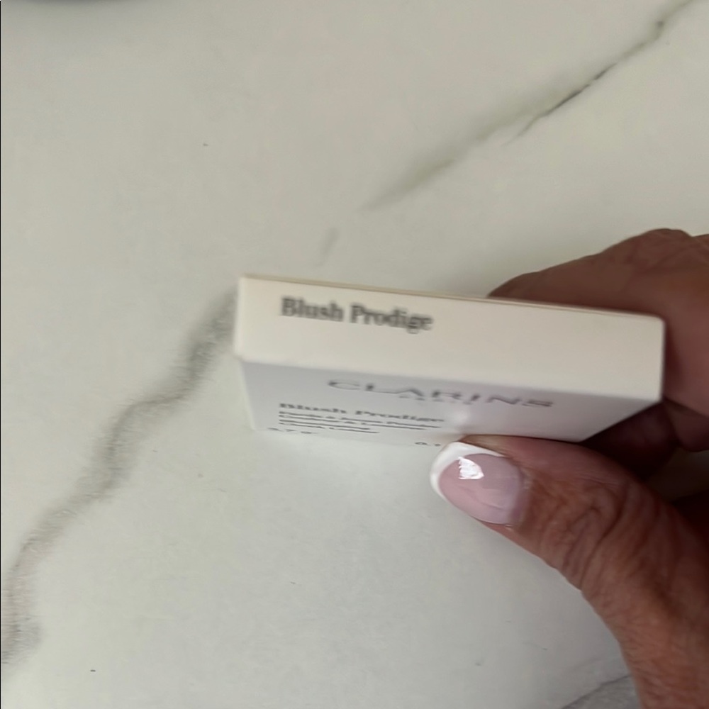 2 blushes ❤️❤️
Clarins Soft Peach Blush Prodige  .1 oz - Picture 4 of 5
